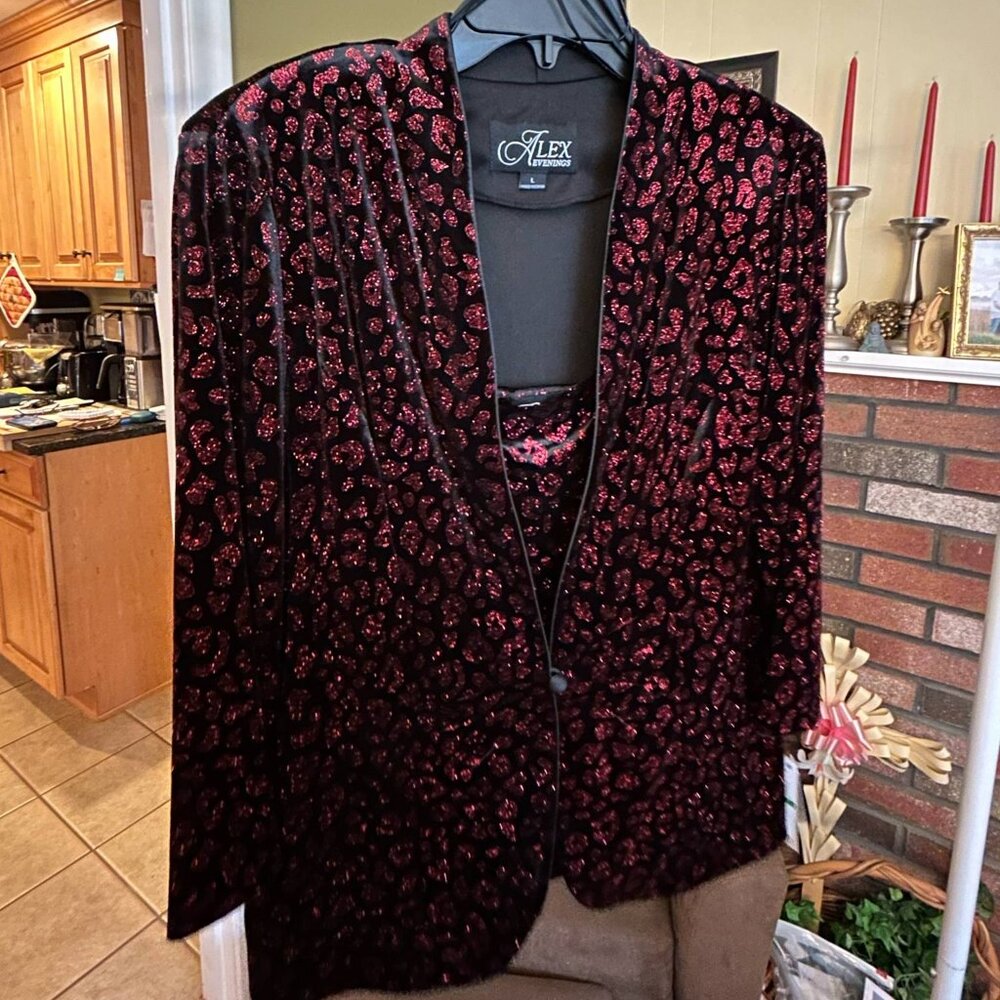 2 Piece Set; Tank with Jacket Size Large; Formal; Never Worn